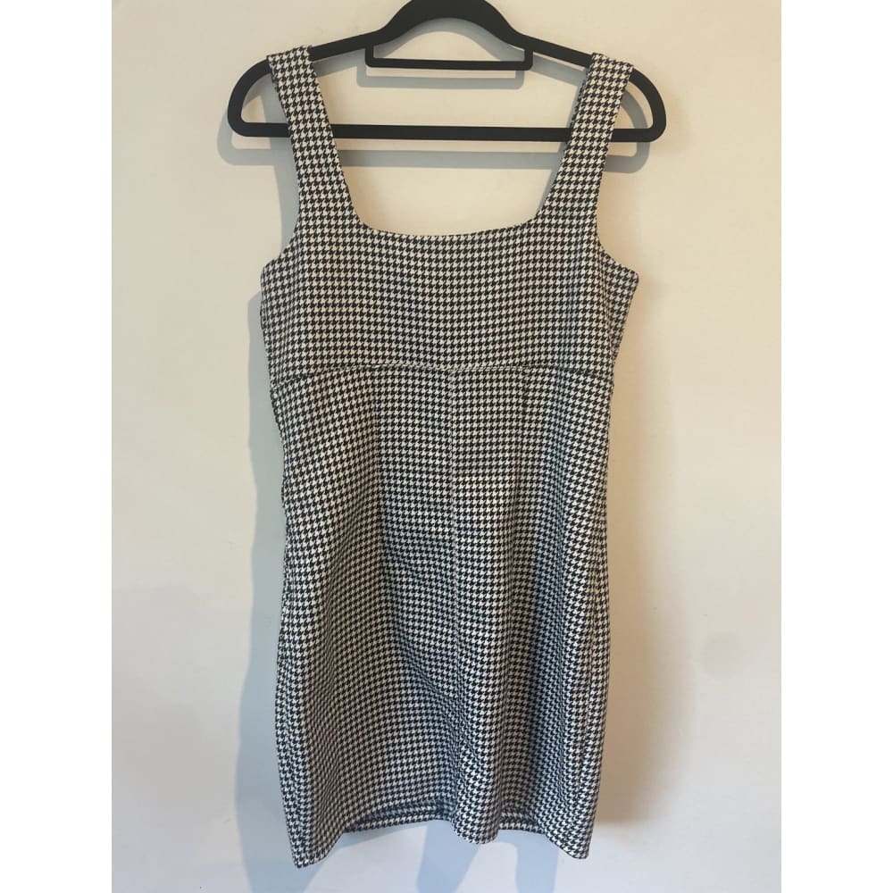 Divided size 8 houndstooth mini dress - dresses clothing & fashion - dresses women’s apparel
