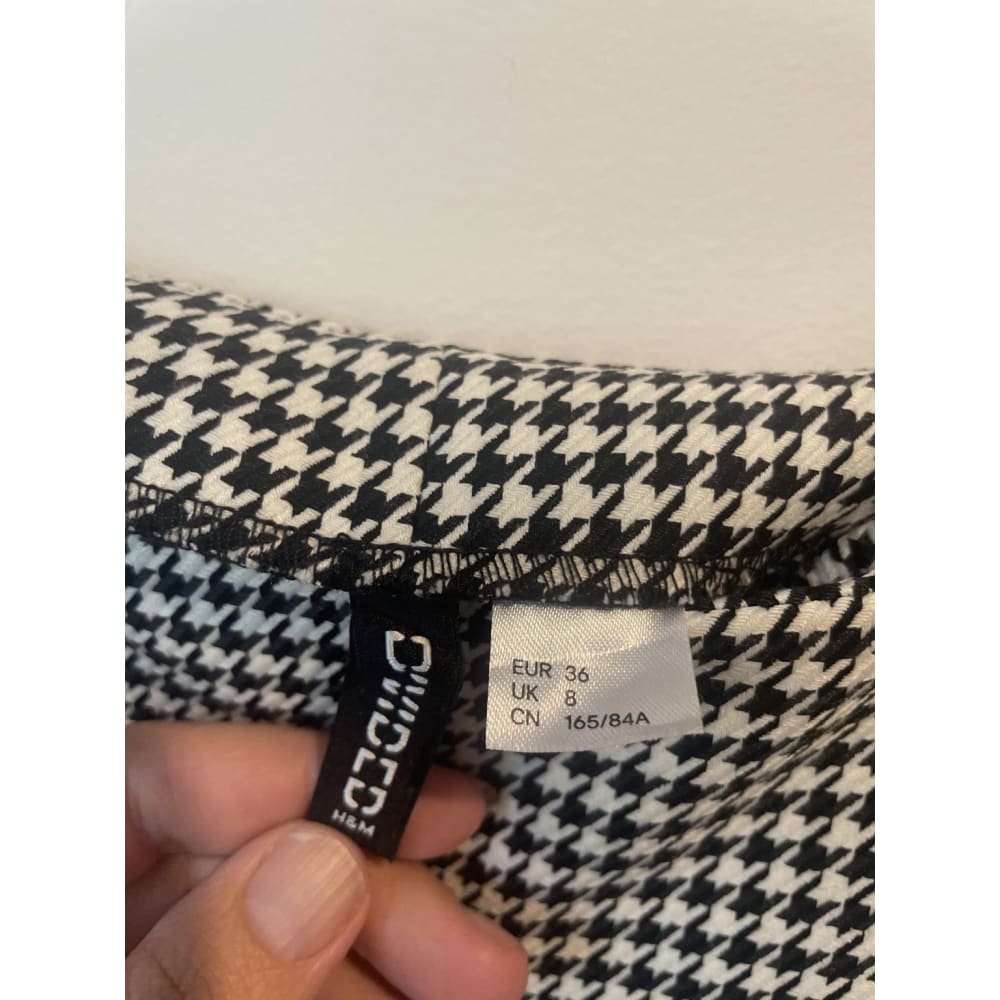 Divided size 8 houndstooth mini dress - dresses clothing & fashion - dresses women’s apparel
