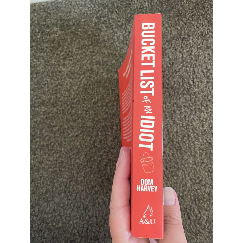 Bucket list of an idiot - dom harvey - print books book - condition: used - humor - non fiction book - non-fiction