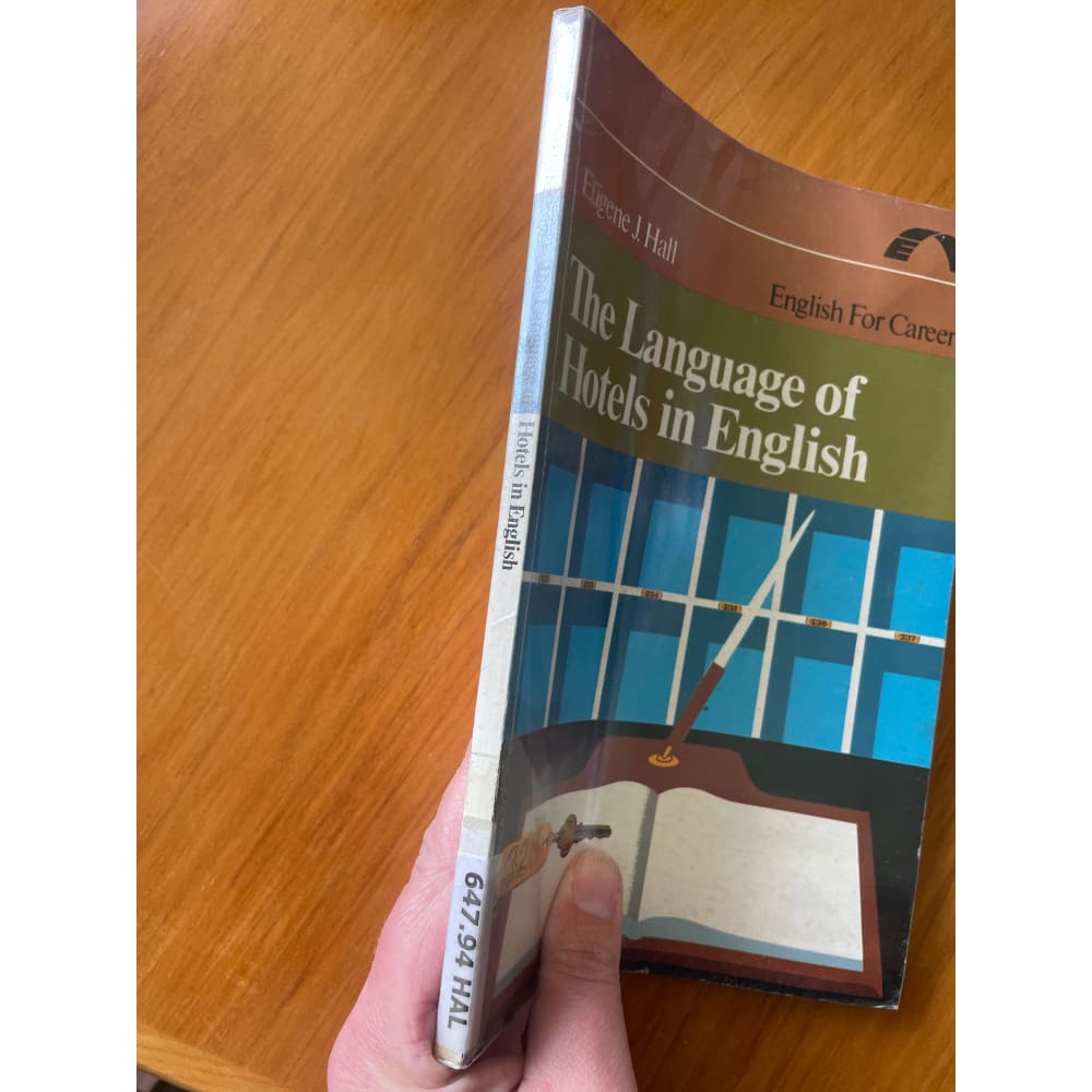 The language of hotels in english - eugene j. Hall - print books book - condition: used - language - travel printed