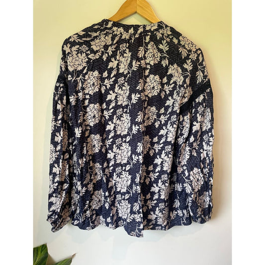 Et alia size xs kennedy blouse – missing a button - blouses blouse - clothing & fashion - designer clearance - top