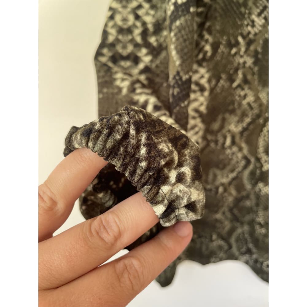 H&m size 8 shift dress - dresses clothing & fashion - condition: used - dresses - long sleeve women’s apparel
