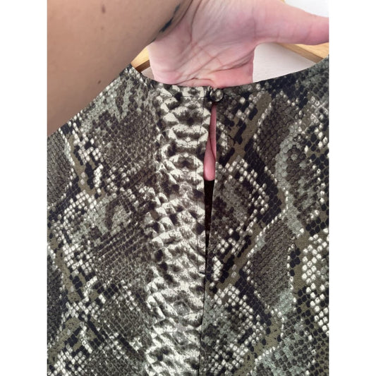 H&m size 8 shift dress - dresses clothing & fashion - condition: used - dresses - long sleeve women’s apparel