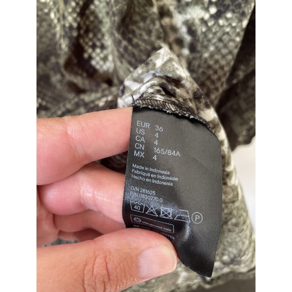 H&m size 8 shift dress - dresses clothing & fashion - condition: used - dresses - long sleeve women’s apparel