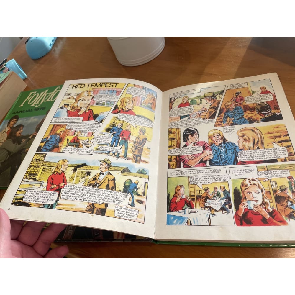 Follyfoot annual 1975 - print books book - children’s - condition: used - fiction printed media