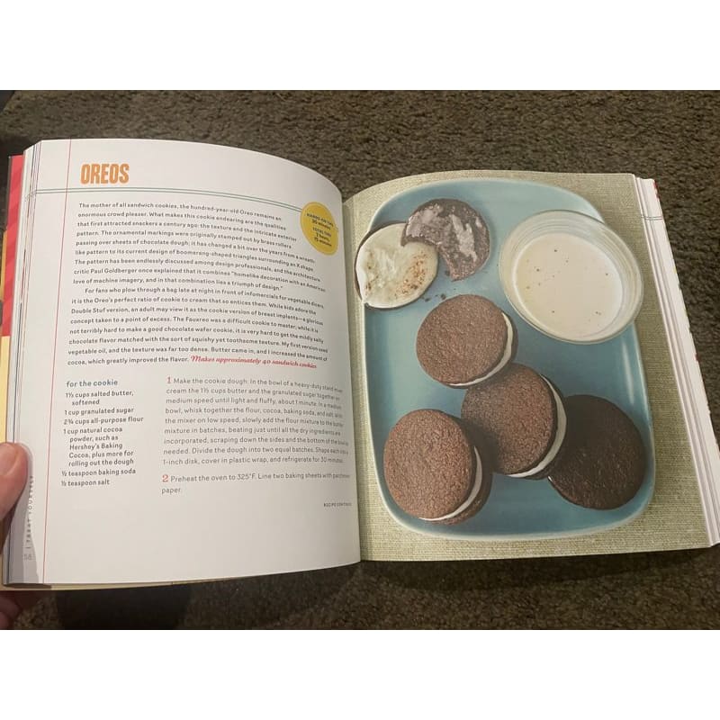 Treat yourself: 70 classic snacks you loved as a kid - jennifer steinhauer - print books book - condition: used