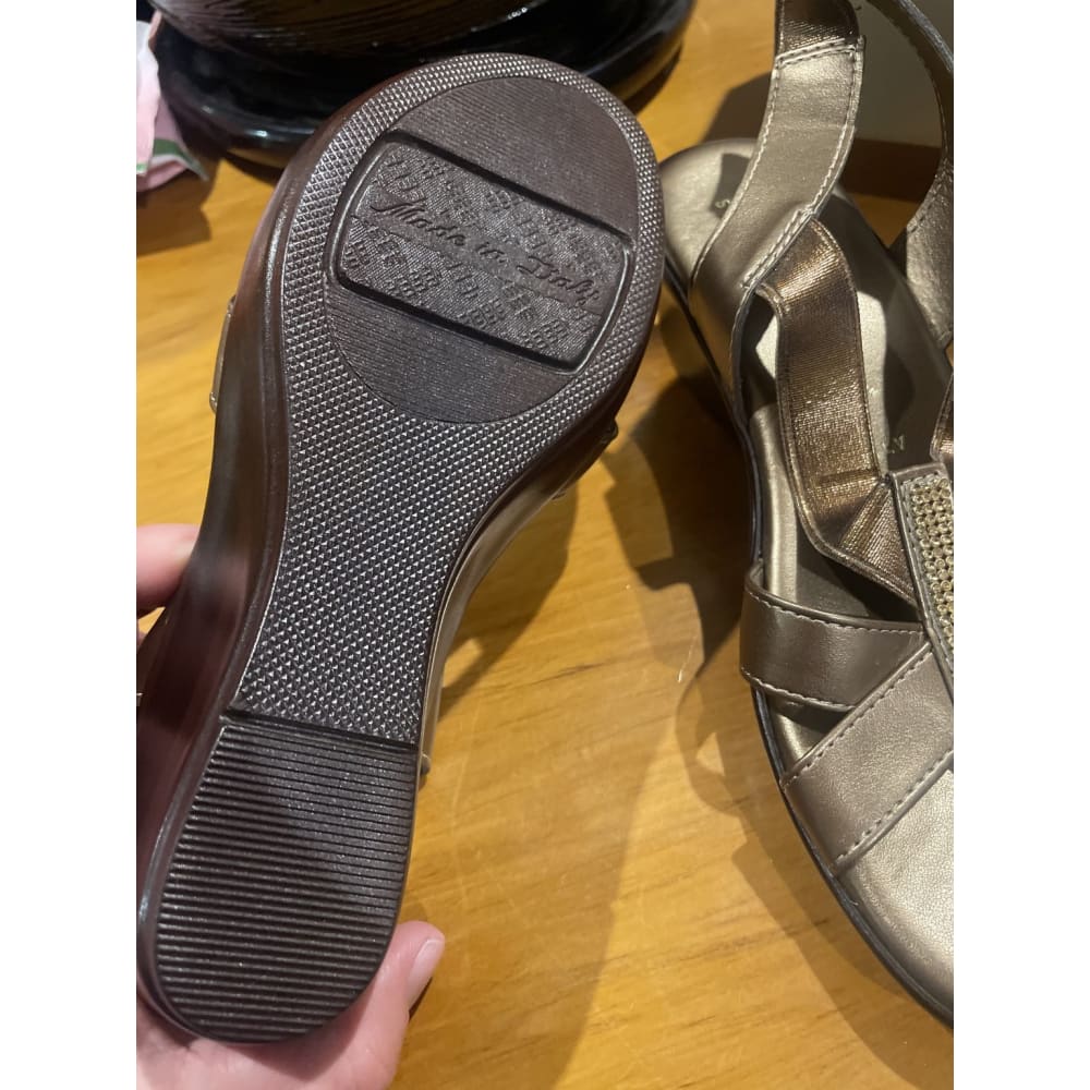 Italian shoemakers size 5 wedge elasticated sandals - sandals clothing & fashion - sandals - shoes womenās shoes