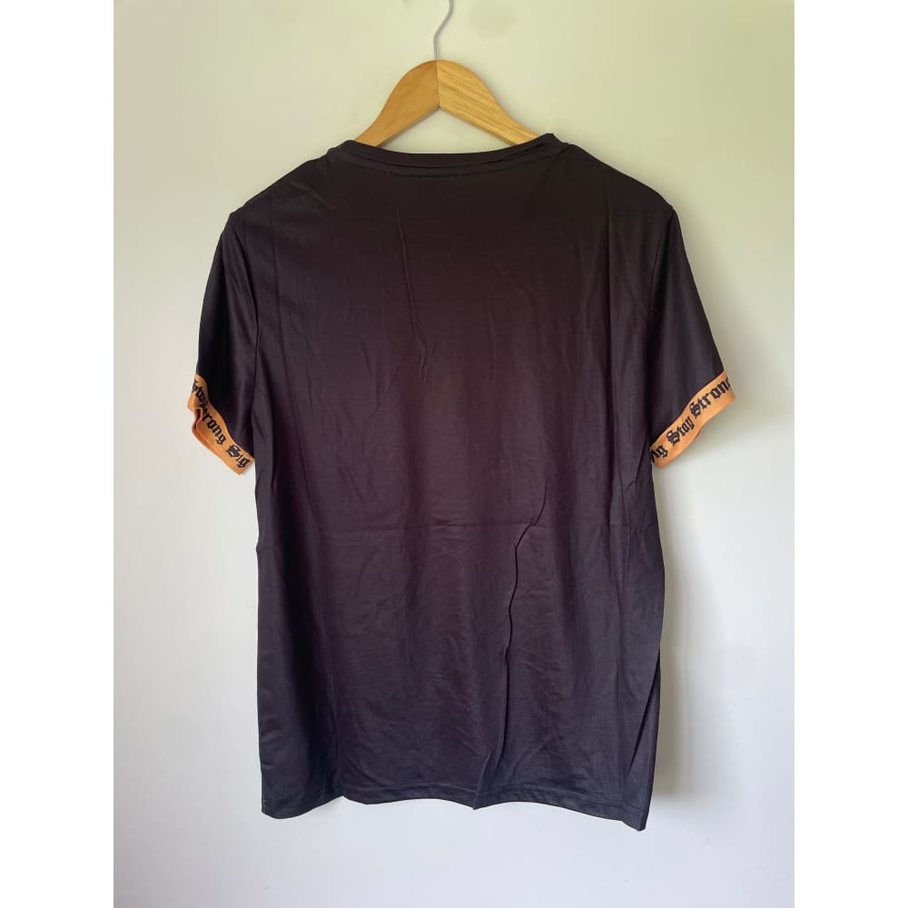 Shein size s ākā graphic tee with contrasting stripe and sleeve detail - clothing tops clothing & fashion - men - tee