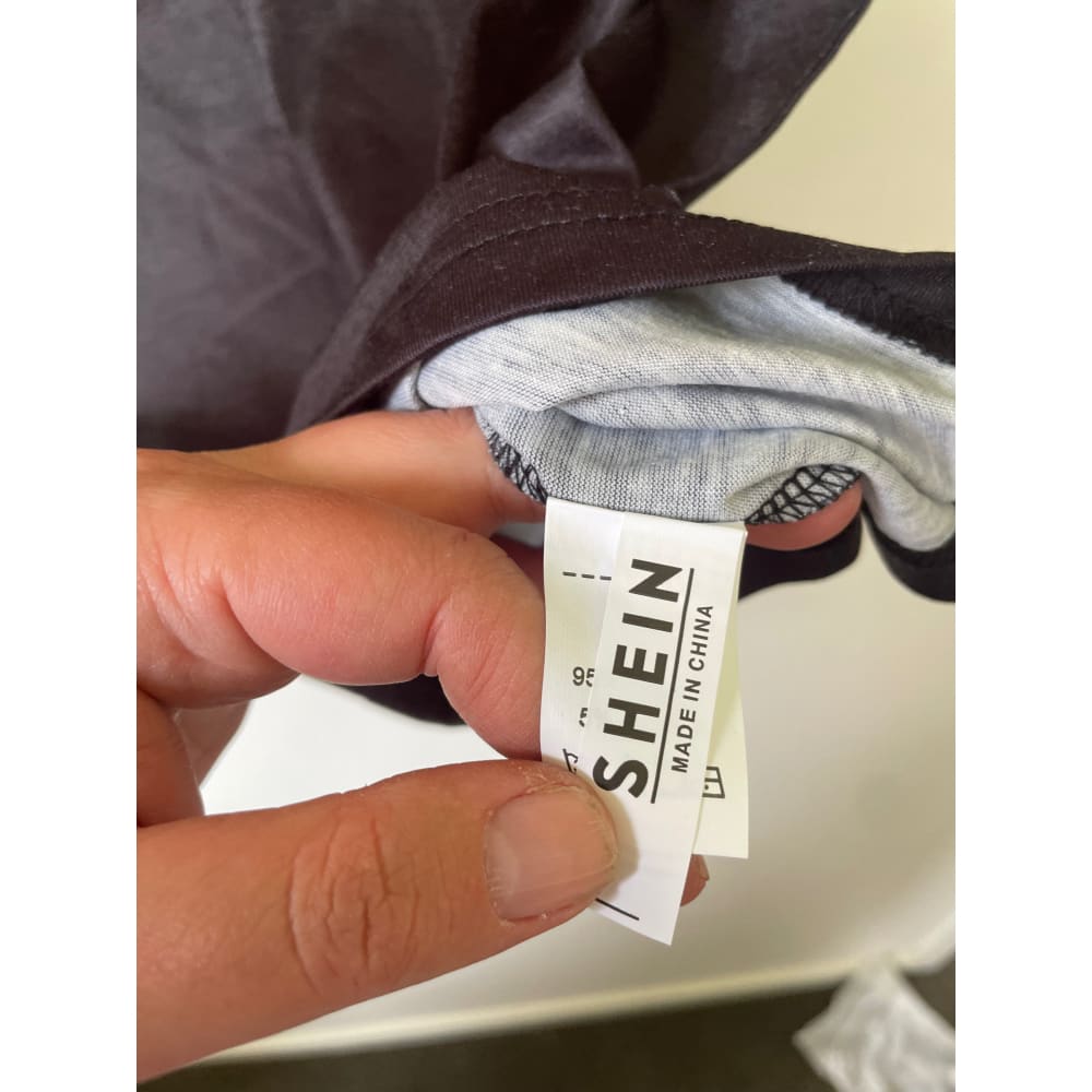 Shein size s ākā graphic tee with contrasting stripe and sleeve detail - clothing tops clothing & fashion - men - tee
