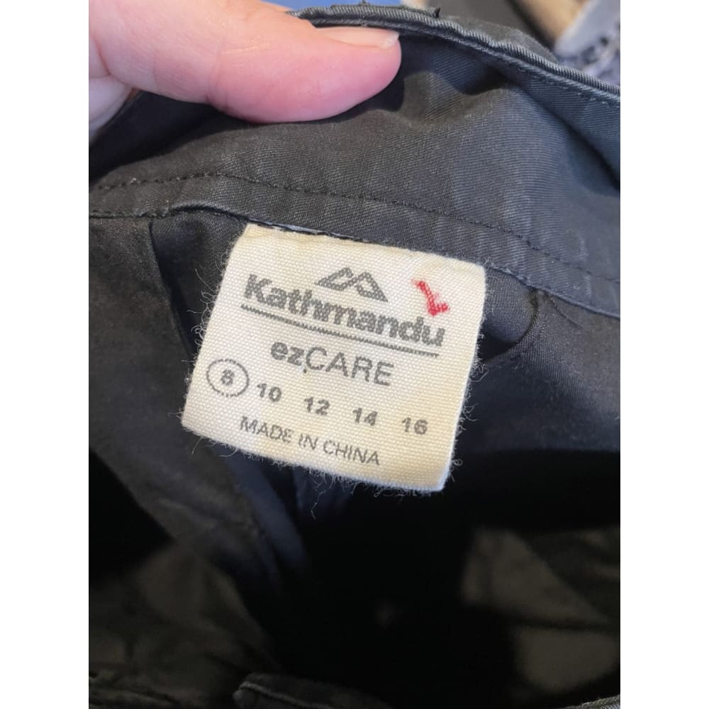 Kathmandu ezycare cotton shorts – size 8 | easy-wear everyday comfort - chino shorts bottom - condition: used - shorts