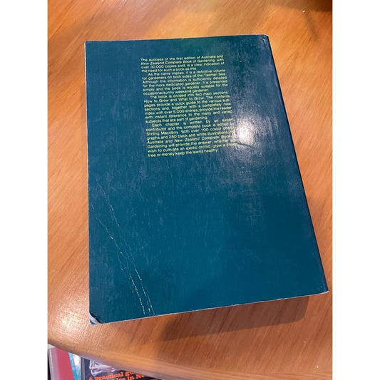 Australia and new zealand complete book of gardening - print books book - clothing & fashion - condition: used