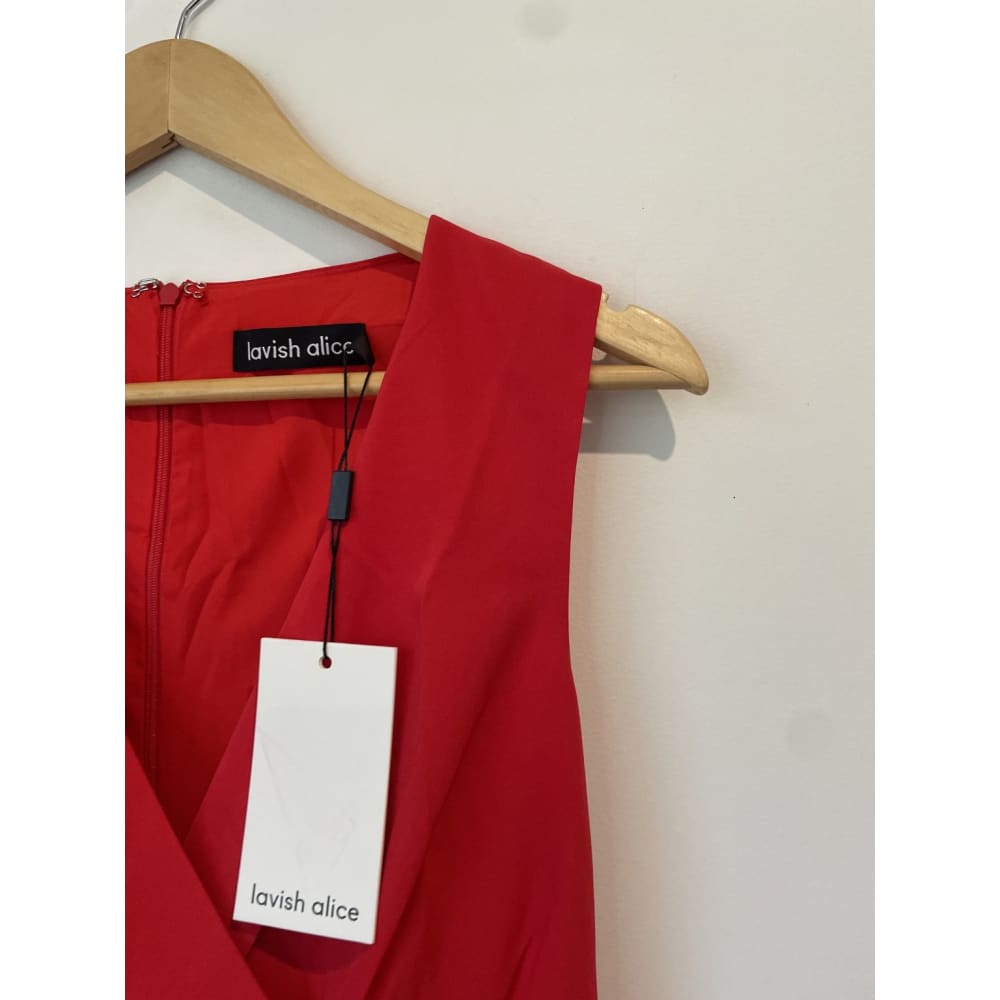 Bnwt lavish alice size 10 one shoulder cape dress - dresses clothing & fashion - dresses women’s apparel