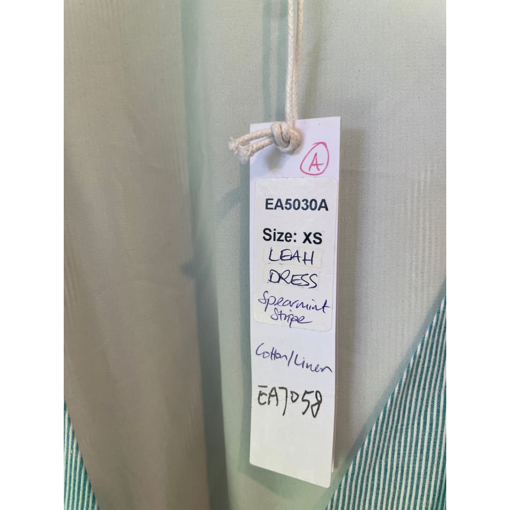 Et alia leah wrap dress – size xs – cotton/linen – minor mark - dresses clothing & fashion - designer clearance - short