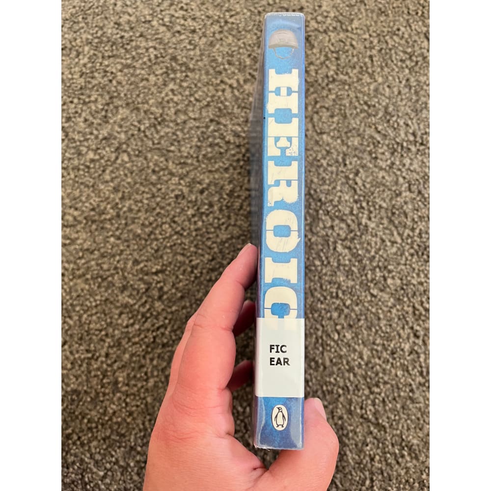 Heroic by phil earle - books condition: used printed media