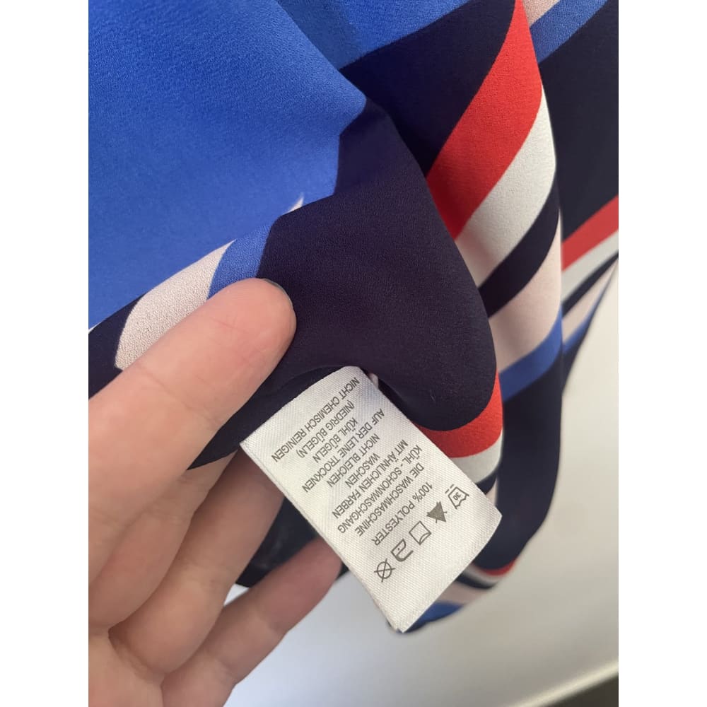 Lila rose size m sleeveless top - clothing tops condition: used - sleeveless - top women’s apparel