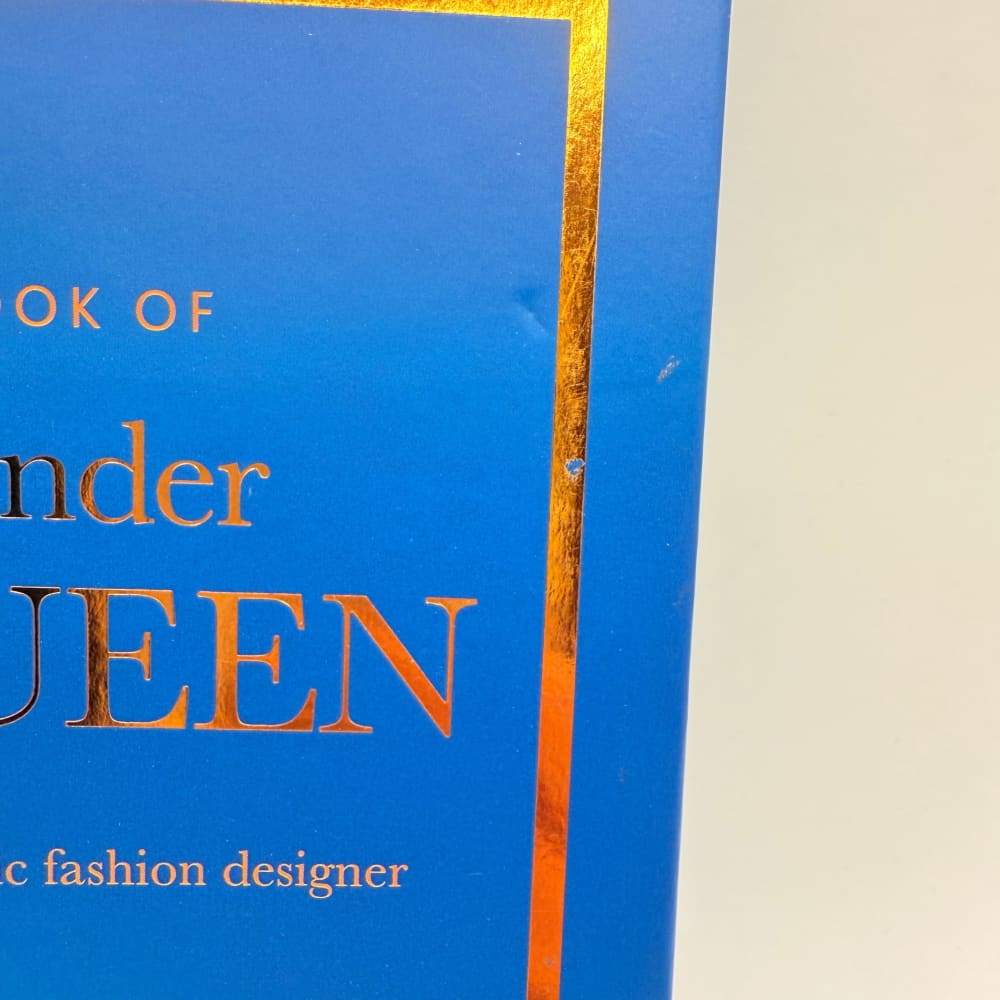 Little book of alexander mcqueen the story of the iconic fashion designer by karen homer - print books what’s new
