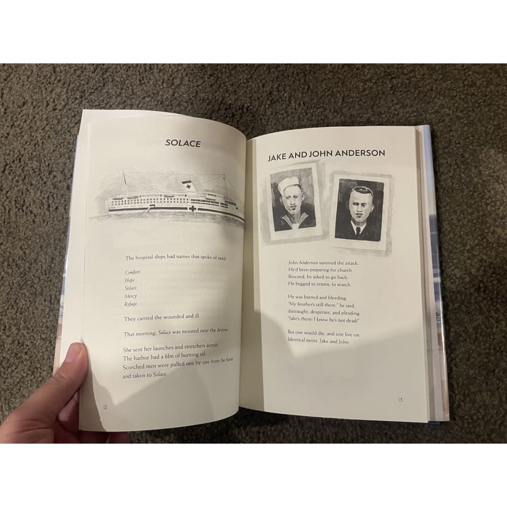 On the horizon: world war ii reflections - lois lowry - print books book - condition: used - history - memoir printed