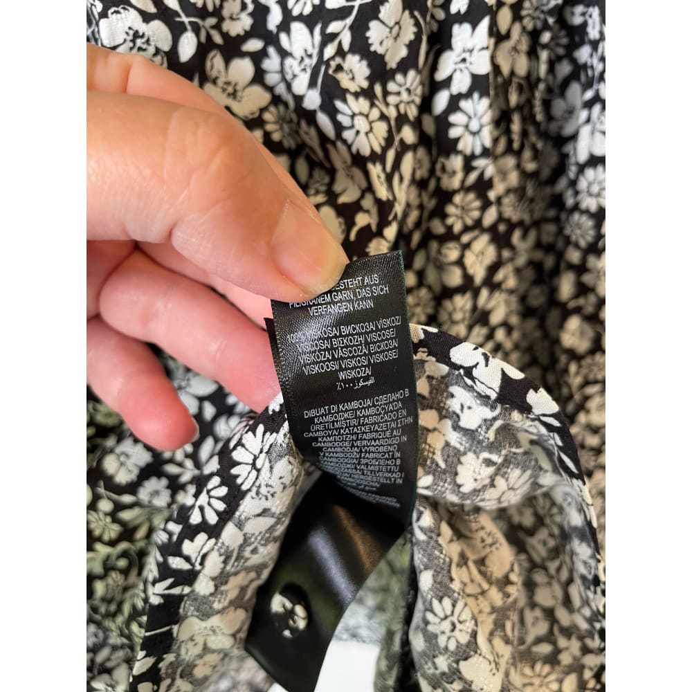 M&s floral viscose top – size 10 – brand new cut label - blouses blouse - bnew label cut branded clothing - clothing &