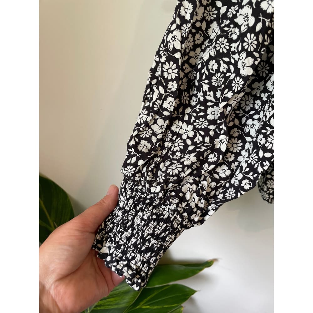M&s floral viscose top – size 10 – brand new cut label - blouses blouse - bnew label cut branded clothing - clothing &