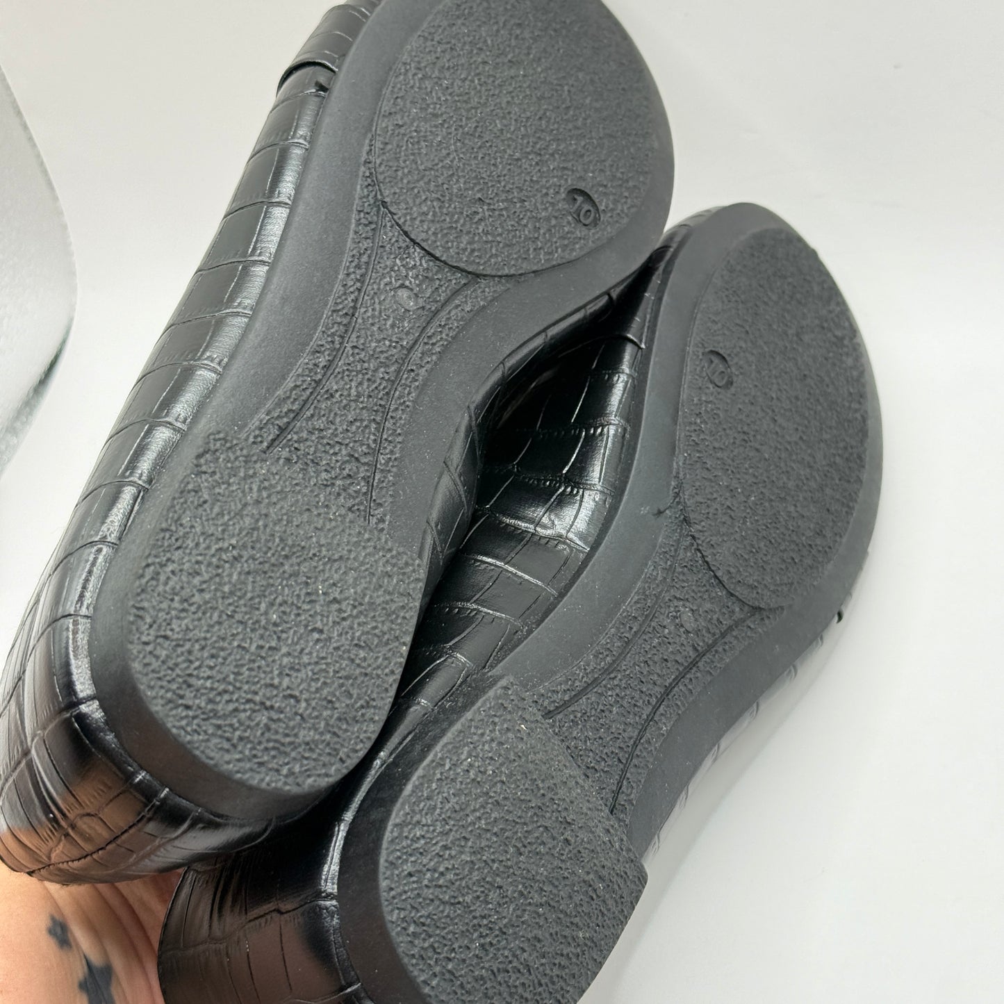 &me Black Croc-Embossed Loafers (Size 10)