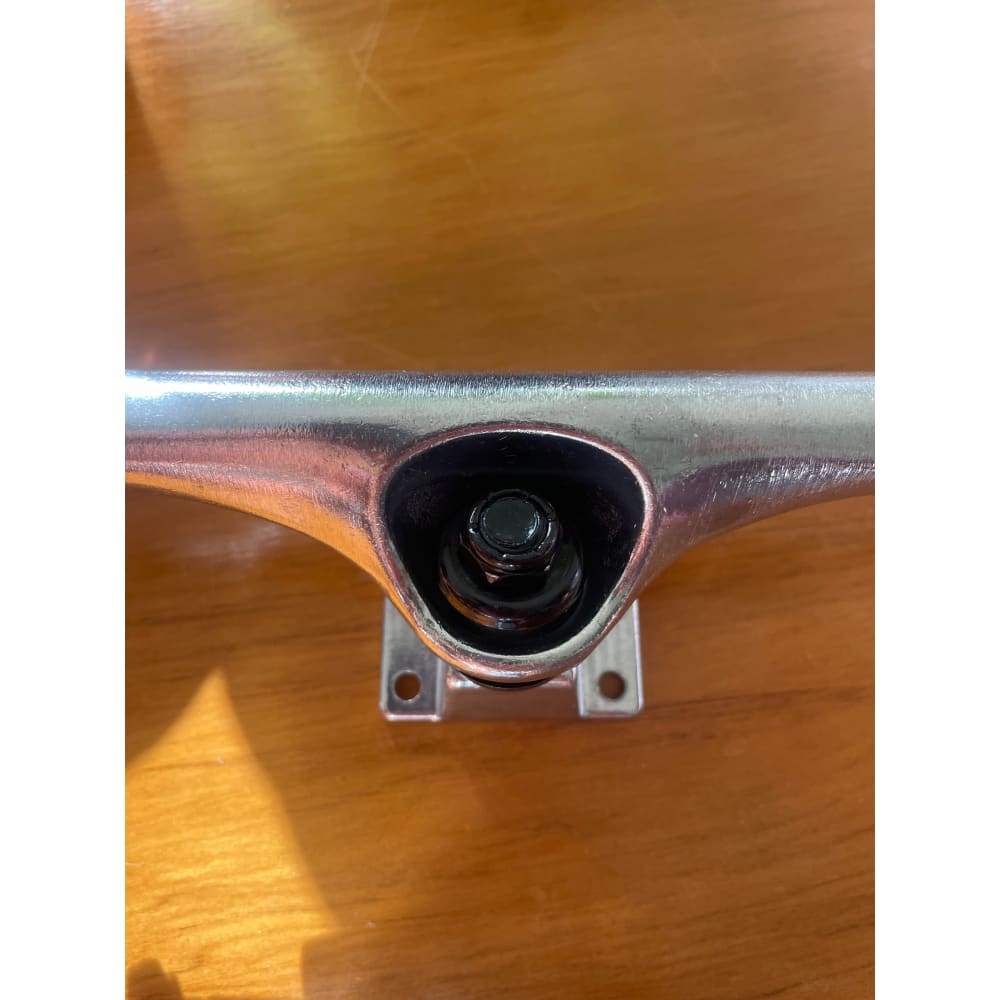 Metal truck co skateboard 5.5ā trucks raw finish (pair) - skateboard trucks sports