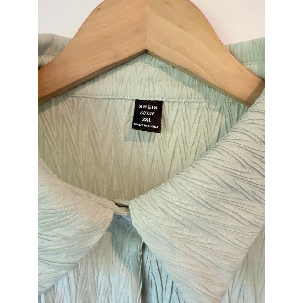 Shein curve size 3xl mint green crinkled shirt - shirts top women’s apparel