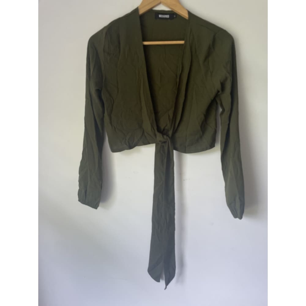 Bnwt missguided size 6 tie front top - clothing tops blouse - clothing & fashion - crop top - top women’s apparel