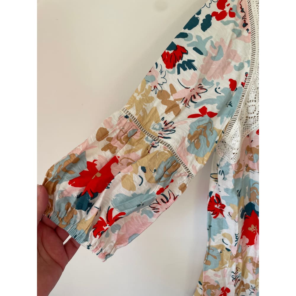 Zafina size 10 floral top - clothing tops blouse - clothing & fashion - designer clearance - top women’s apparel