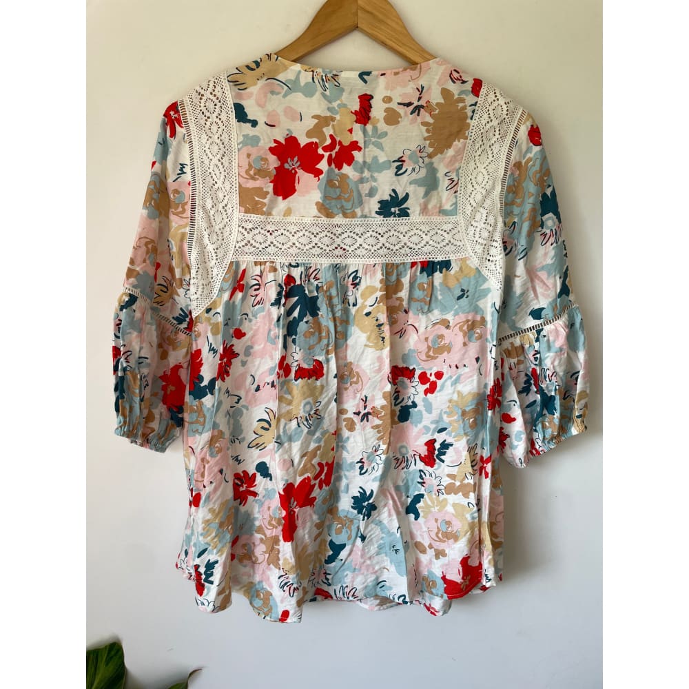 Zafina size 10 floral top - clothing tops blouse - clothing & fashion - designer clearance - top women’s apparel