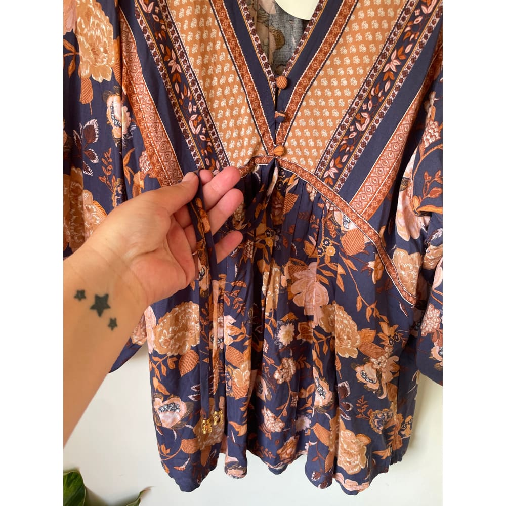 Salty bright size 6 rayon top - clothing tops blouse - clothing & fashion - designer clearance - top women’s apparel