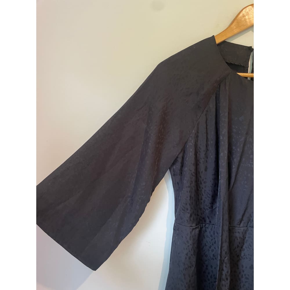 Vila clothes size 36 / 8 wrap dress - dresses clothing & fashion - designer clearance - dresses women’s apparel