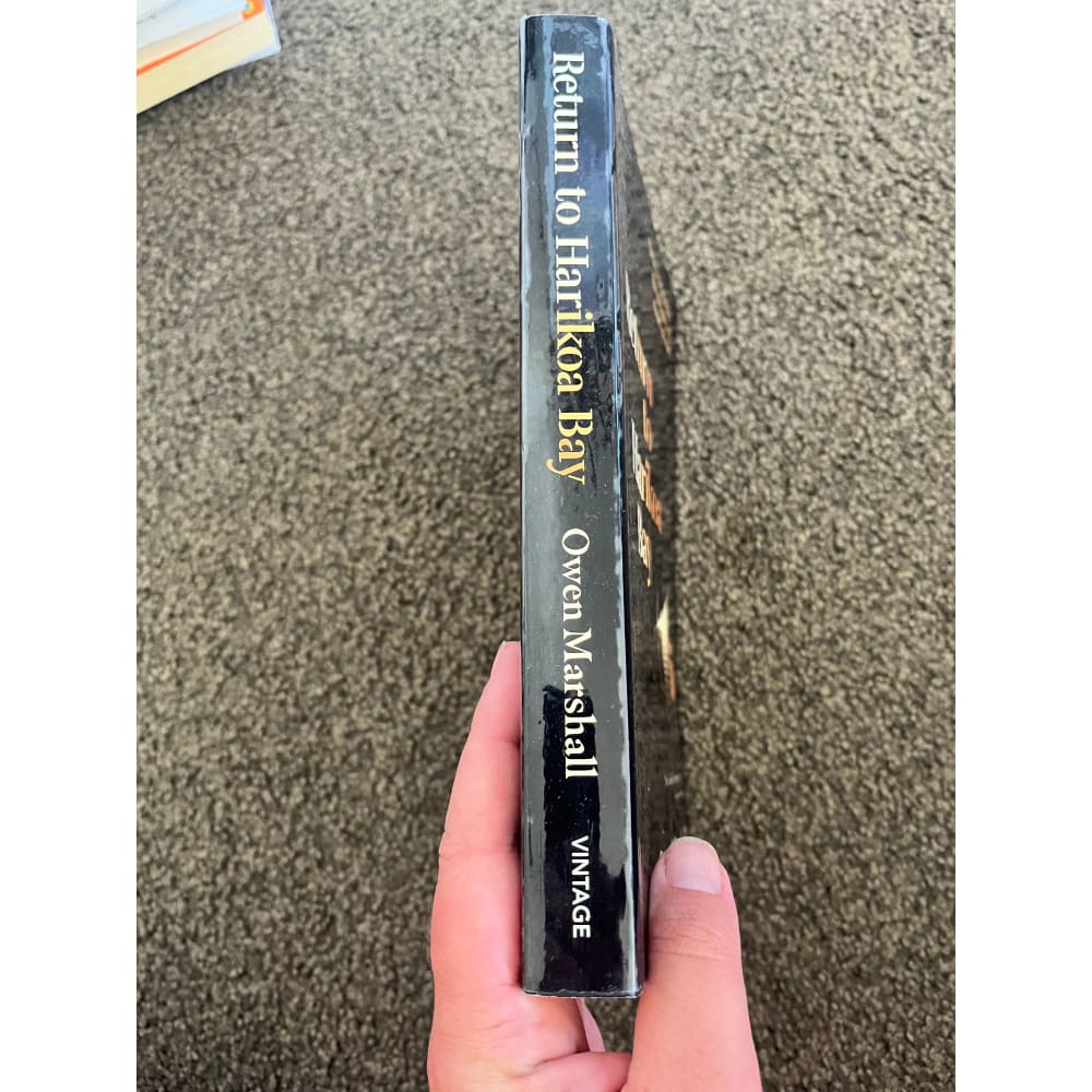 Return to harikoa bay by owen marshall - books condition: used printed media