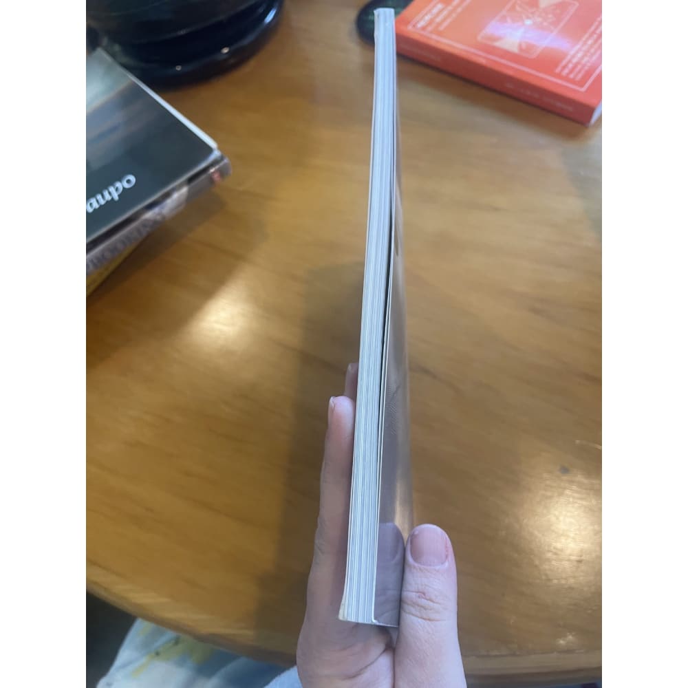 New zealand: land of the long white cloud - graeme matthews - print books book - condition: used - history - travel