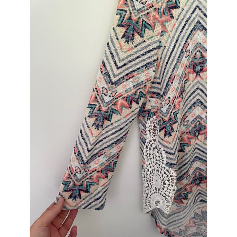 No boundaries size m coral accent top with lace detail - clothing tops blouse - condition: used - long sleeve - top