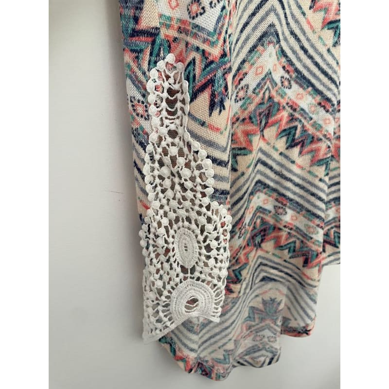 No boundaries size m coral accent top with lace detail - clothing tops blouse - condition: used - long sleeve - top