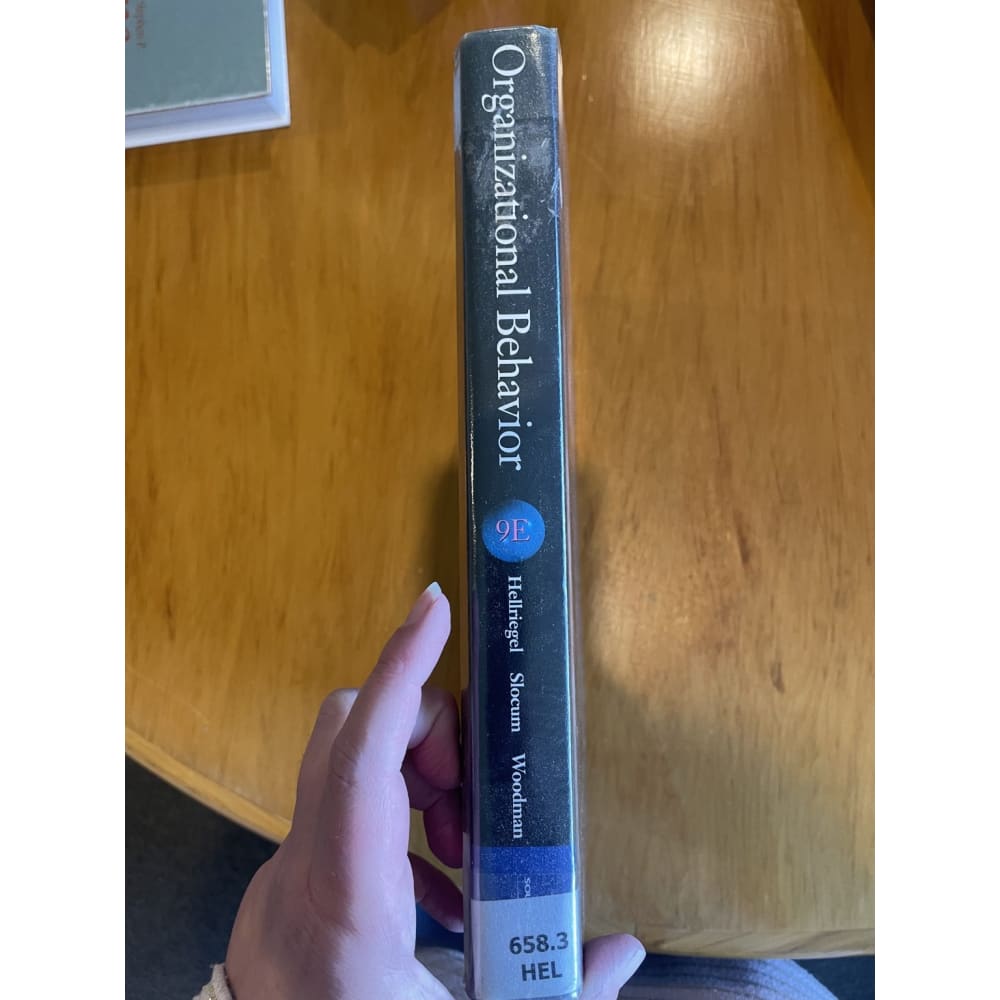 Organizational behaviour: ninth edition - hellriegel / slocum / woodman - print books book - business - condition: used