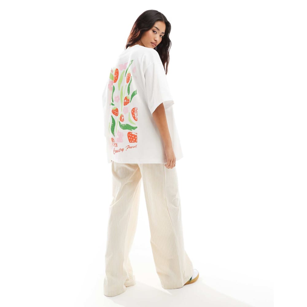 Asos design size l oversized t-shirt with strawberry flower back print in white - t-shirts top women’s apparel