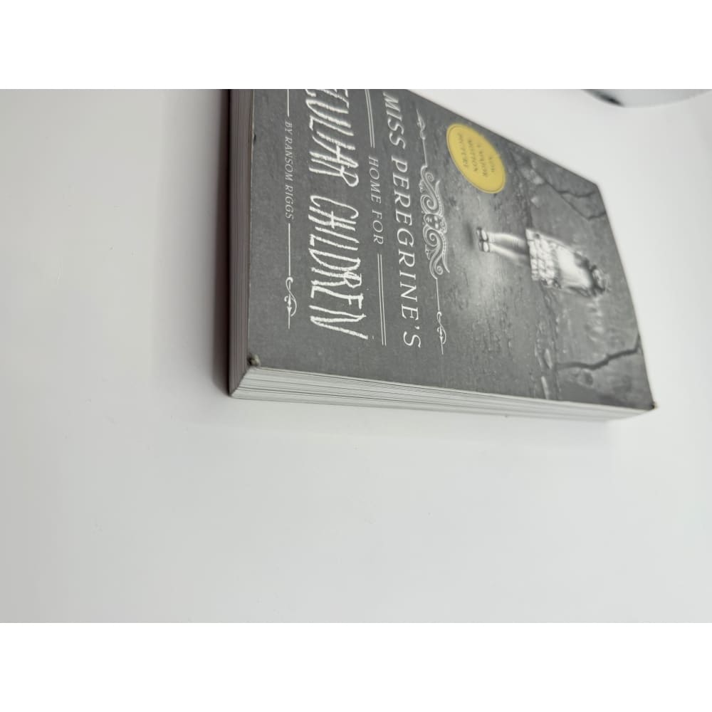 Miss peregrine’s home for peculiar children by ransom riggs - print books printed media