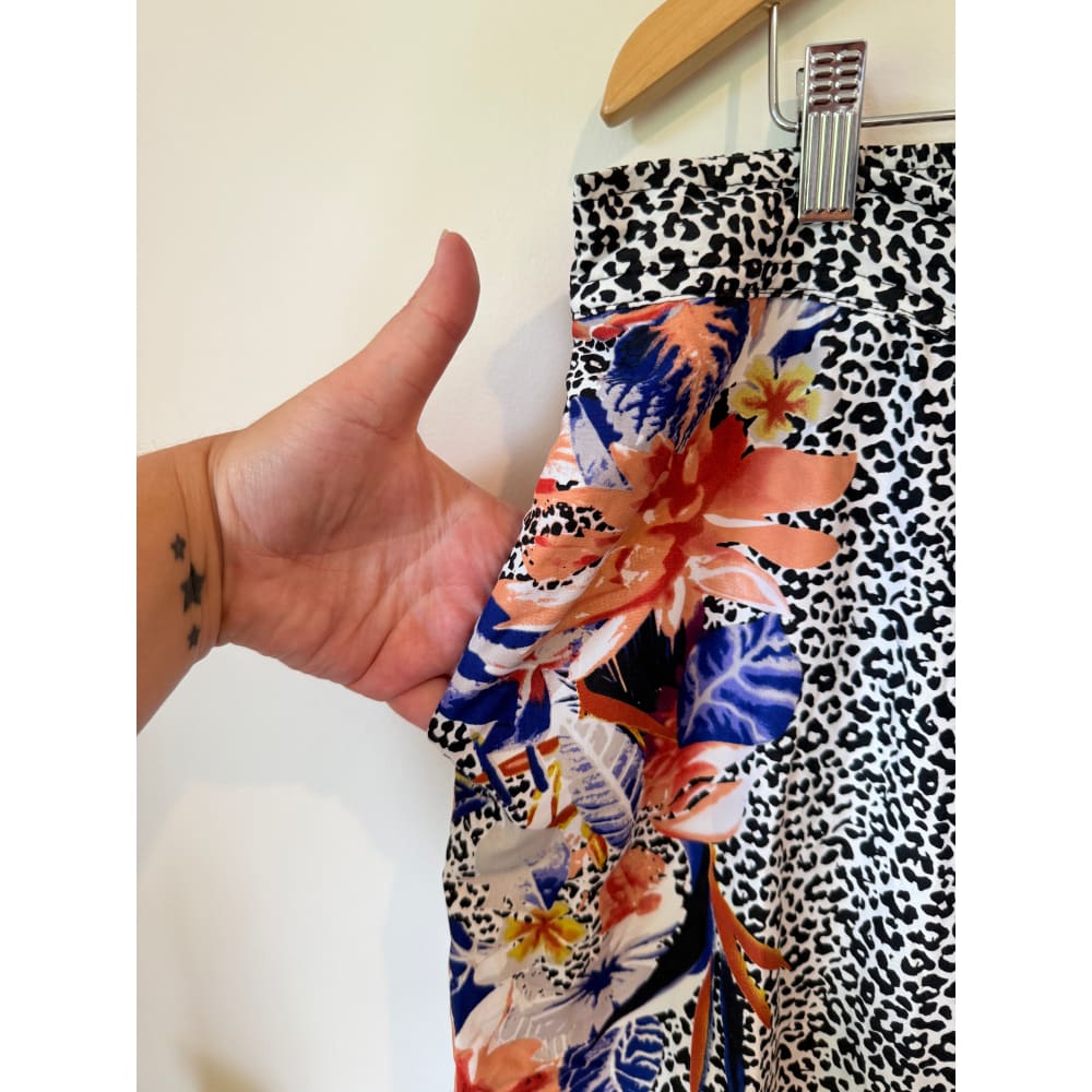 Suzannegrae size 16 womenâs harem pants with floral & animal print - pants bottom - condition: used womenâs apparel