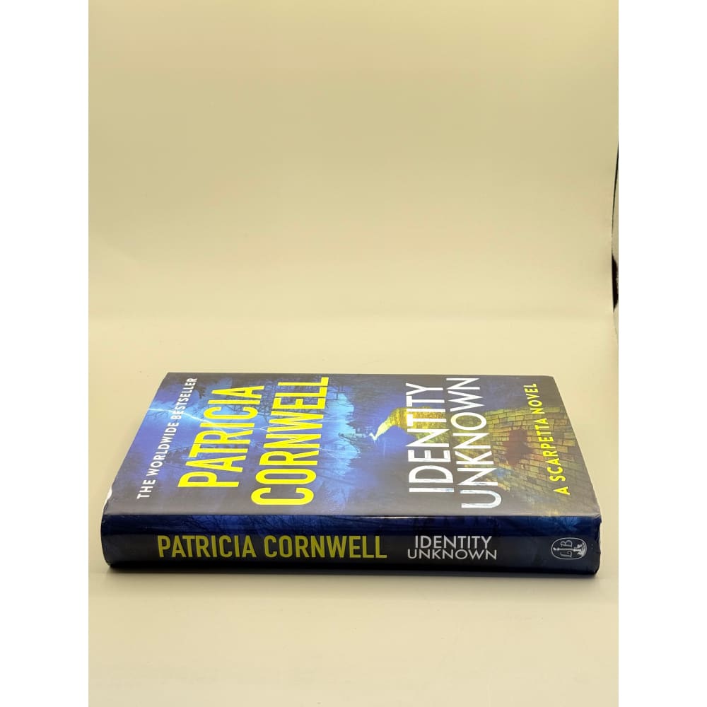 Identity unknown (a scarpetta novel) by patricia cornwell - print books printed media