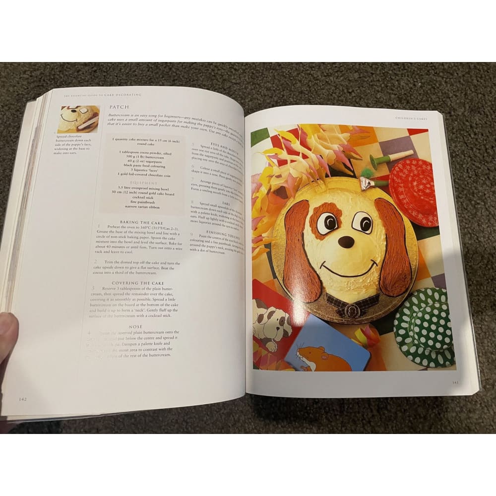 The essential guide to cake decorating - bay books - print books book - condition: used - miscellaneous printed media