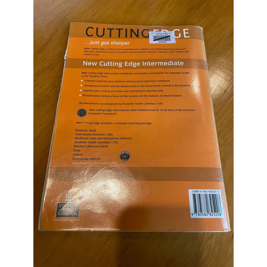 New cutting edge intermediate workbook - print books book - condition: used - education - language printed media