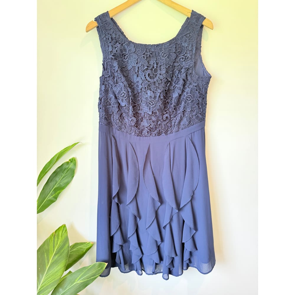 Review size 16 navy lace & ruffle sleeveless dress - dresses condition: used - top women’s apparel