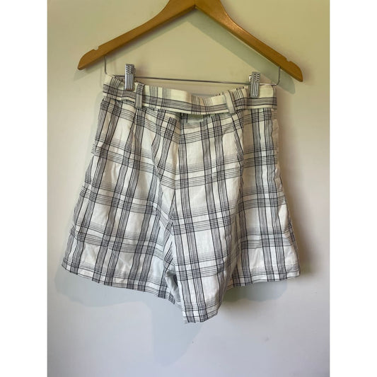 Et alia xs sara shorts in white plaid - shorts bottom - clothing & fashion - designer clearance - shorts women’s apparel