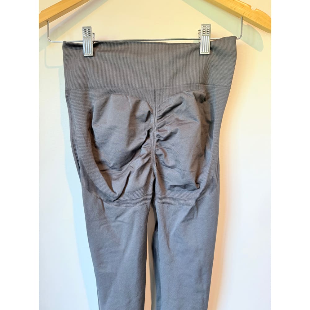 Unbranded size s grey seamless knit leggings - leggings bottom womenâs apparel