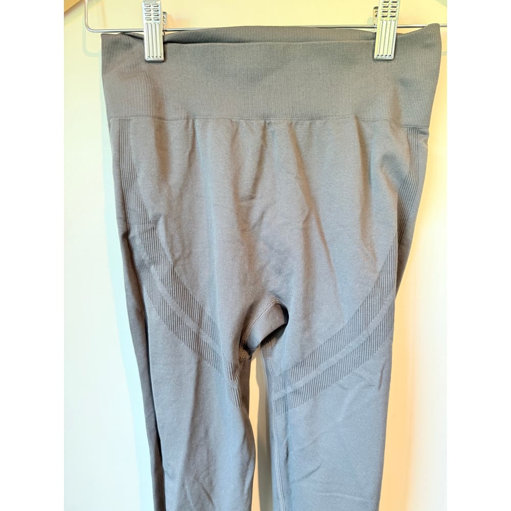 Unbranded size s grey seamless knit leggings - leggings bottom womenâs apparel