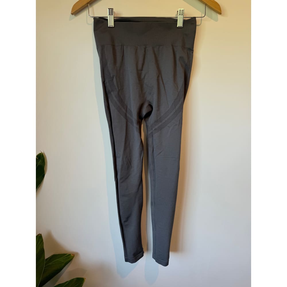 Unbranded size s grey seamless knit leggings - leggings bottom womenâs apparel