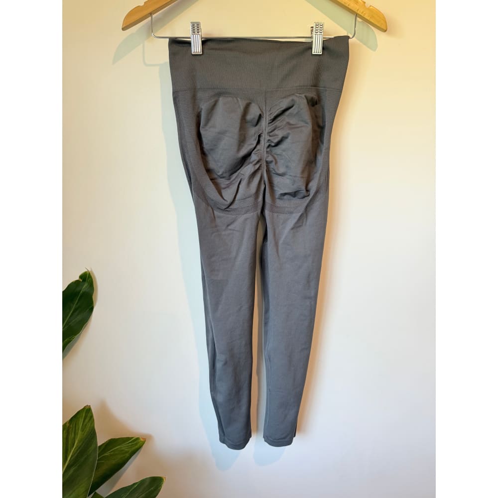 Unbranded size s grey seamless knit leggings - leggings bottom womenâs apparel