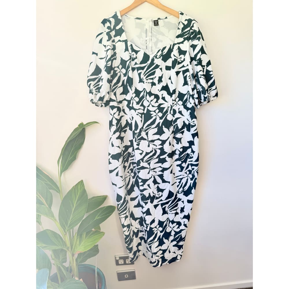 Shein curve size 4xl white & dark green floral puff sleeve dress - dresses top womenās apparel