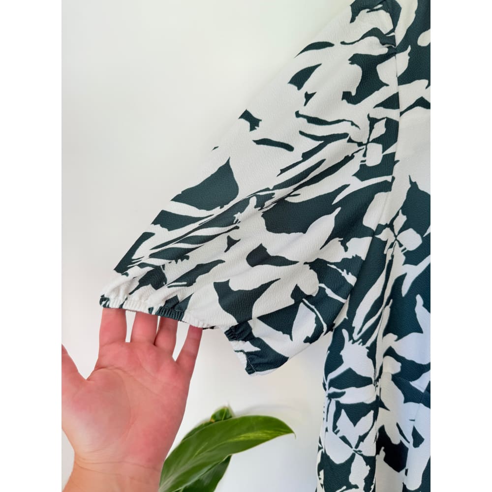 Shein curve size 4xl white & dark green floral puff sleeve dress - dresses top womenās apparel
